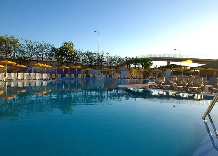 Aparthotel Field 3*