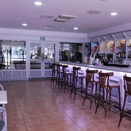 Field Apartahotel 3*