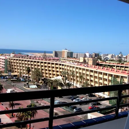 Field Apartahotel