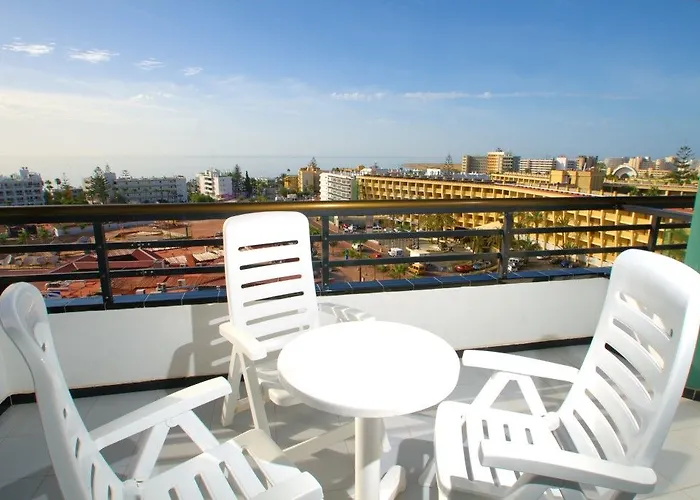 Apart-hotel Field 3*