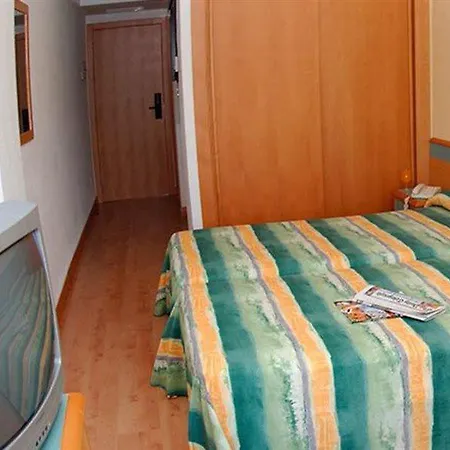 Field 3* Playa del Inglés