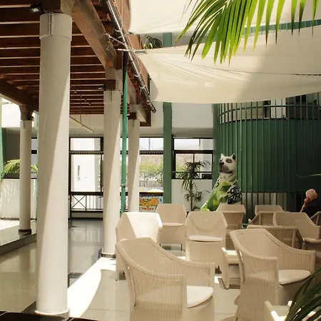 Apartmanhotel Field 3*